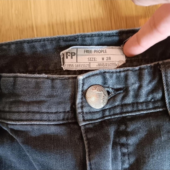 Jean distressed capri pants!! - Picture 3 of 6